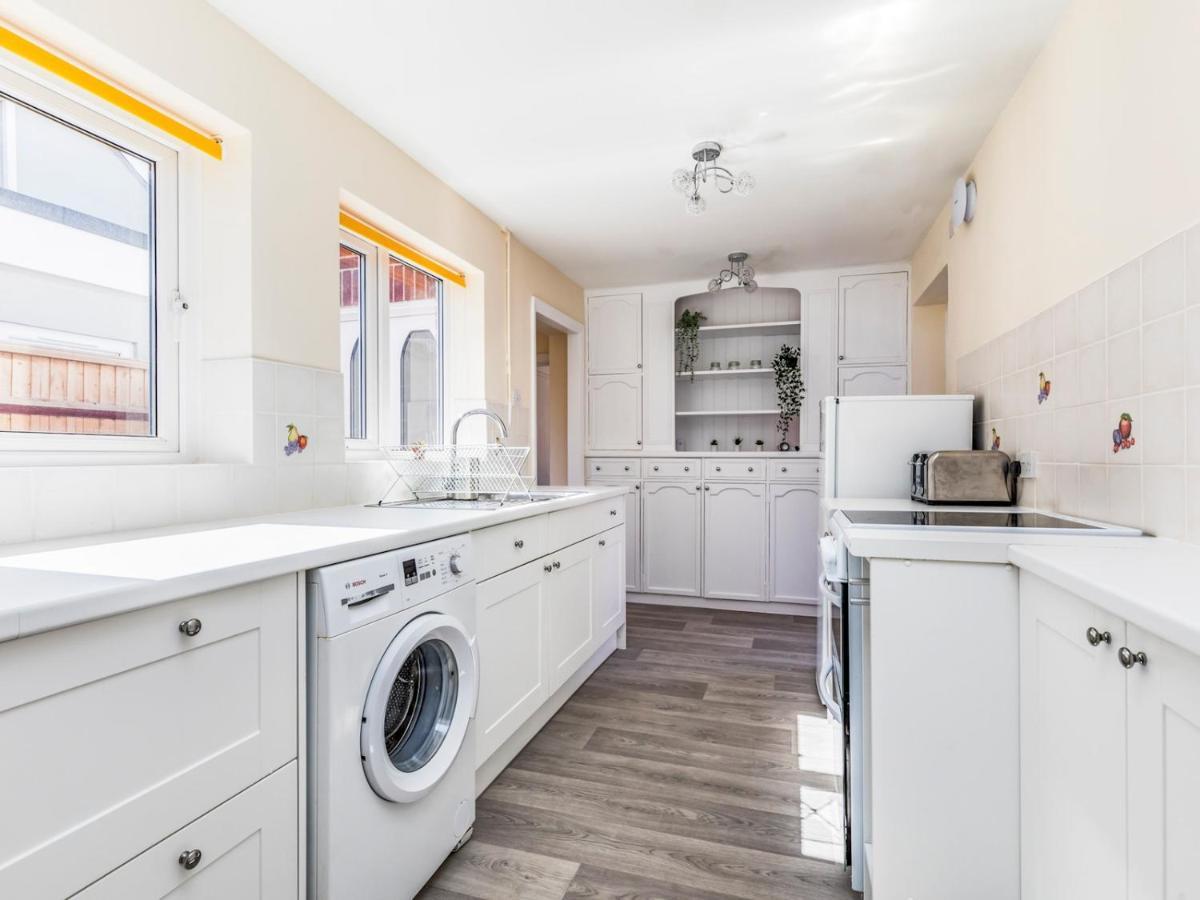 Pass The Keys Lovely Ground Floor Flat With Large Garden Chichester Exterior photo